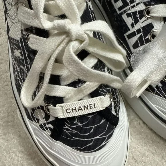 Chanel Sneakers Color White And Black Size 38 - Picture 2 of 9